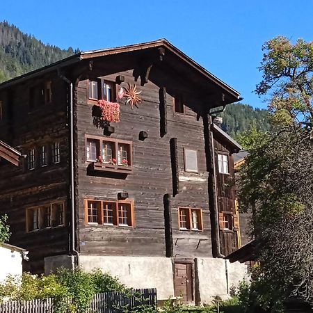 Heimeliges Walliserhaus Фіш Екстер'єр фото