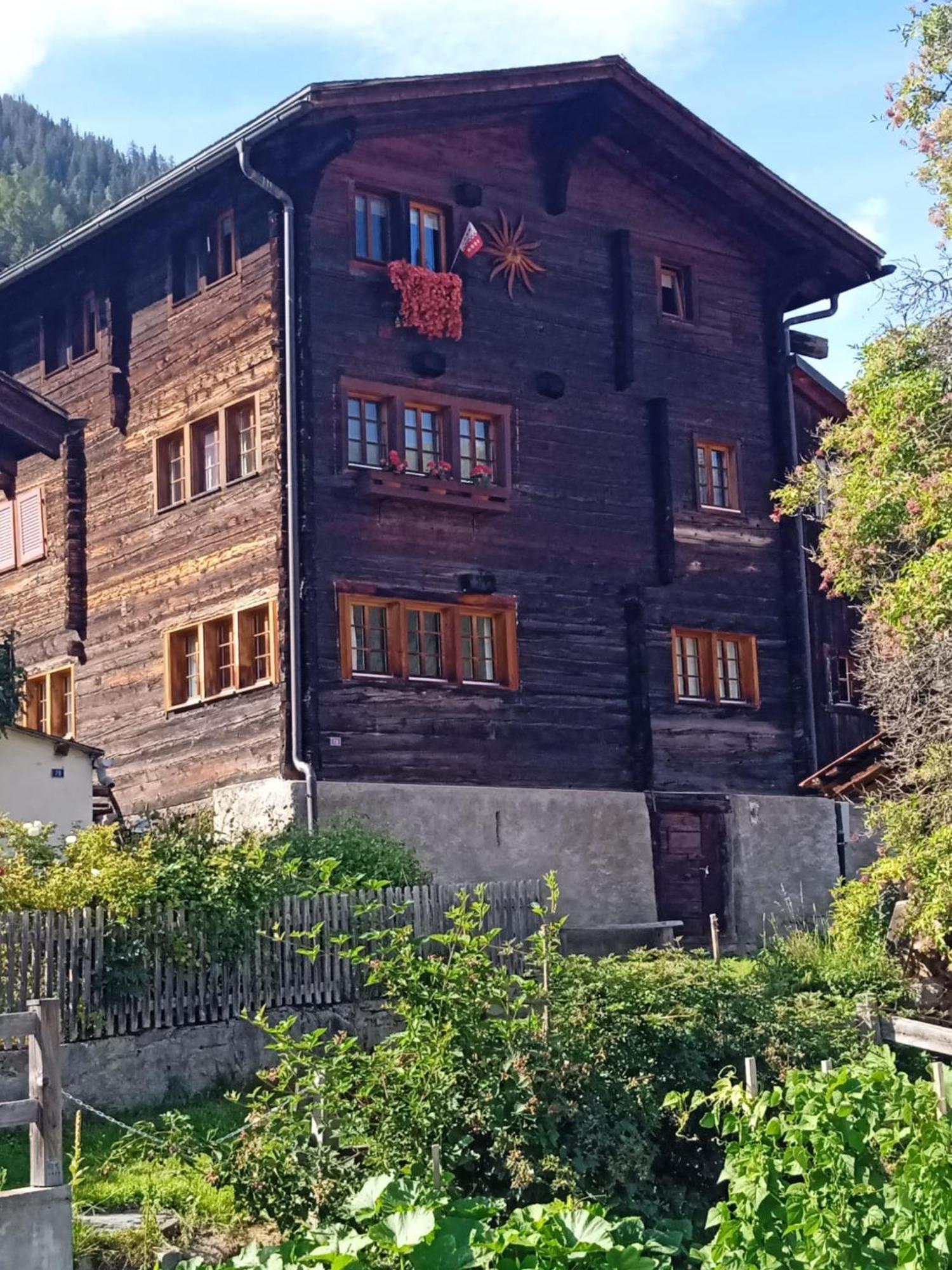 Heimeliges Walliserhaus Фіш Екстер'єр фото
